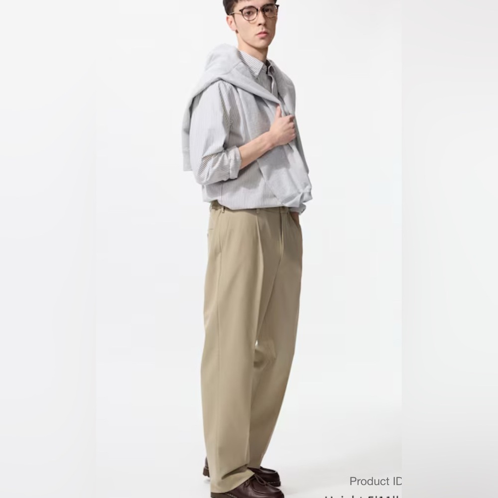 Uniqlo Mens pleated tan pants - size S